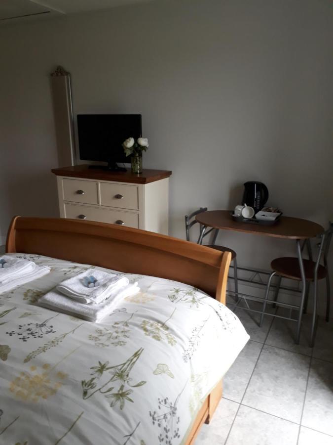 Foxholes Accommodation Felton  Екстер'єр фото